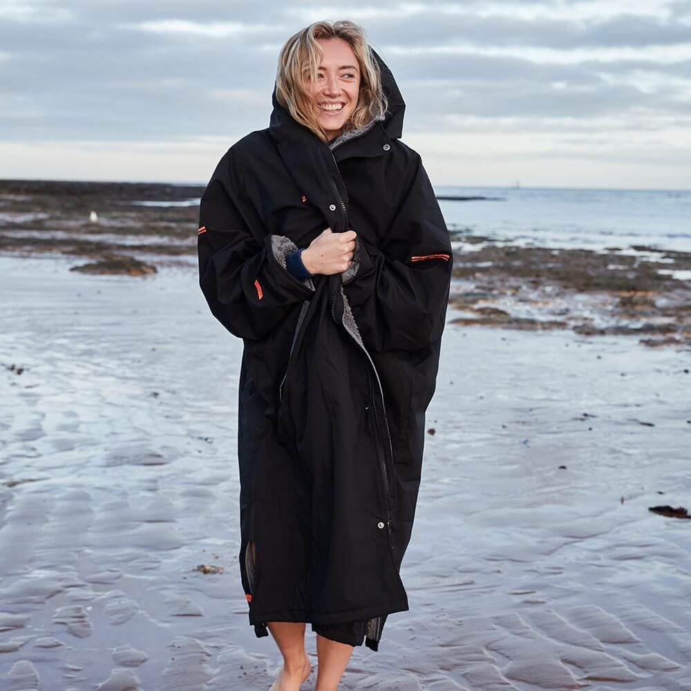 A Zone3 recycled Thermo-Tech changing robe on a white background.